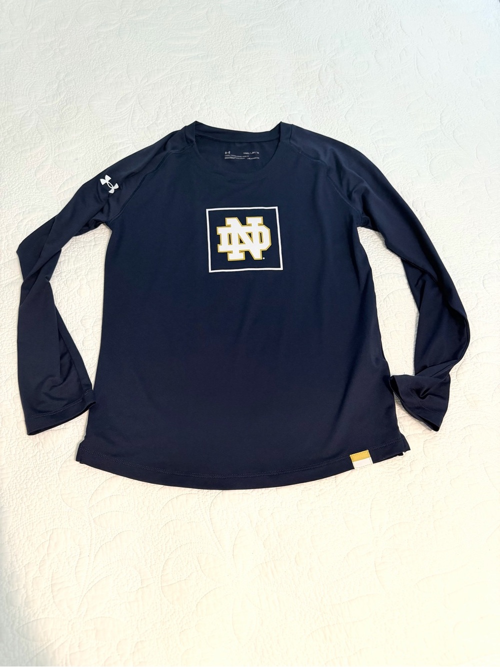 Under Armour performance Notre Dame long sleeve tshirt boys youth medium